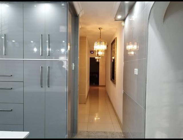6 BEDROOM HOUSE FOR SALE IN CRAIGIEBURN